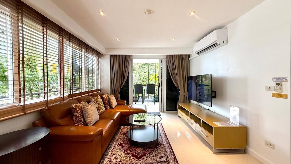 B11 Sunset Plaza Partial Seaview 1 Bedroom 1 Bathroom With Large Jaguzzi