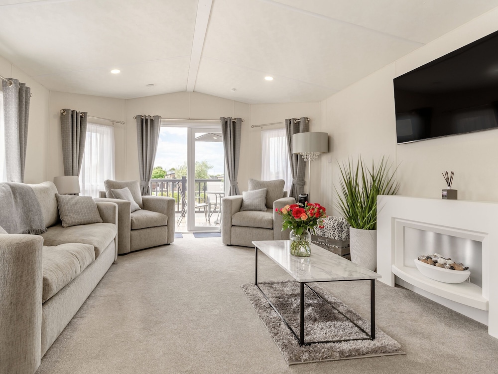The Cotswold Holiday Lodge