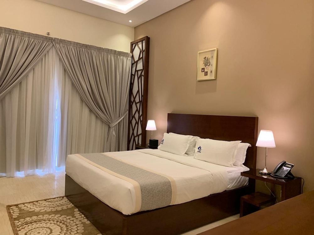 Hotel & Resort Golden Marina Yanbu فندق ومنتجع جولدن مارينا ينبع إدارة وتشغيل شركة منتجع المرسى الذهبي
