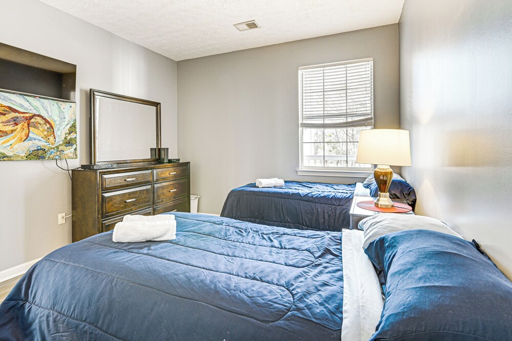 5 Mi to Myrtle Beach Hot Spots: Condo w/ Perks!