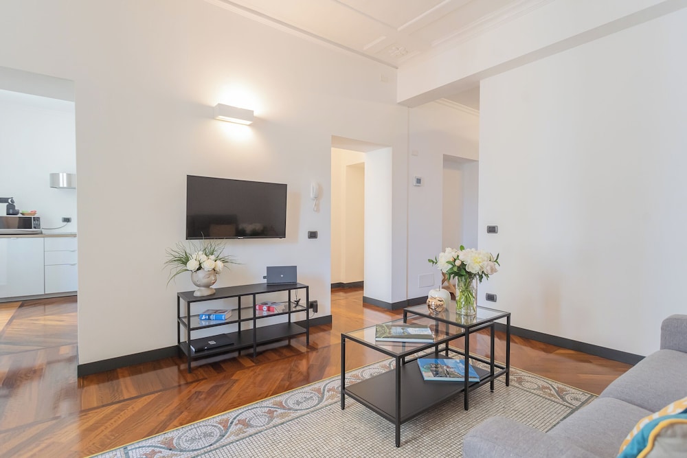 Lake Holiday Como by Rent all Como