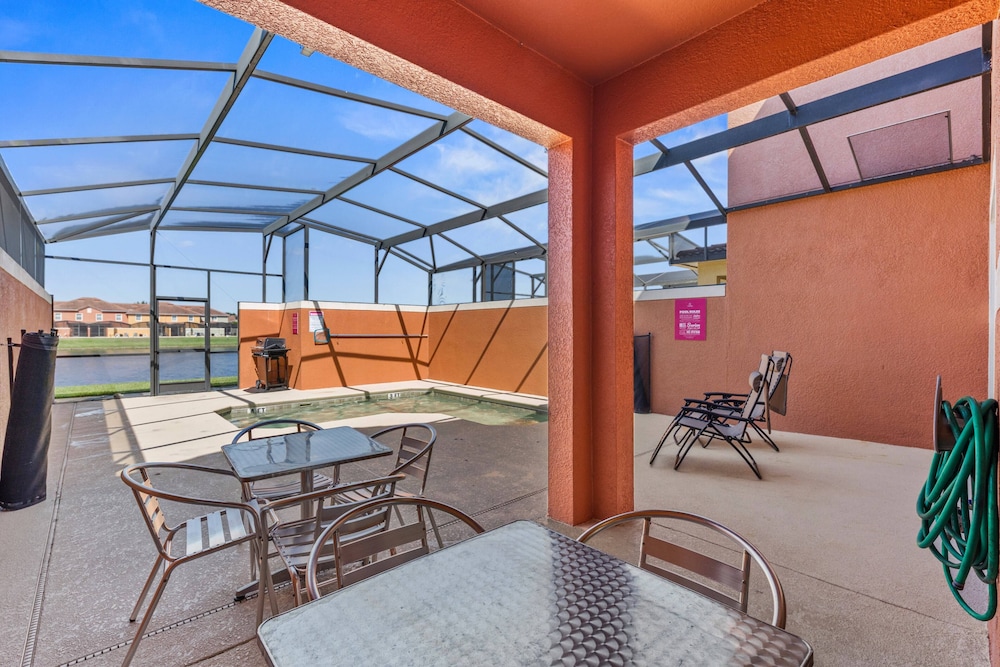 8893 Candy Palm Road