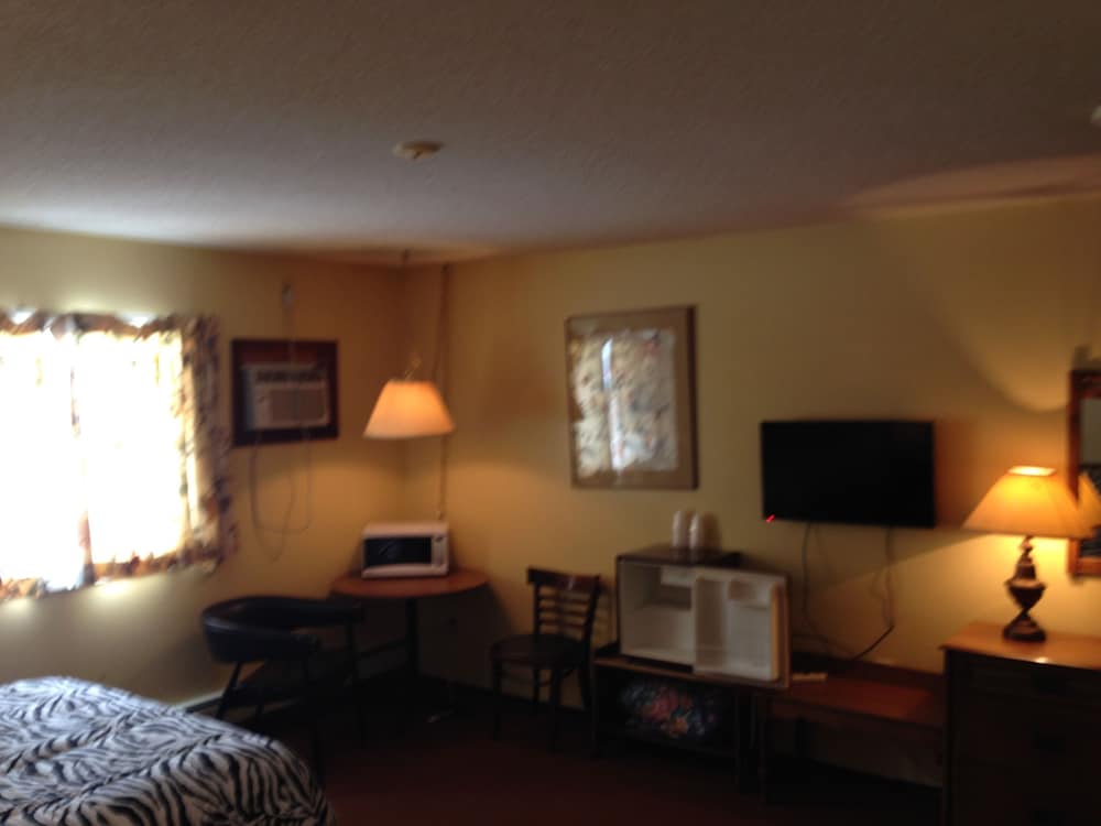 Englehart Inn