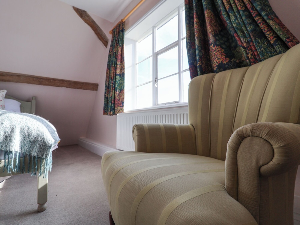South Grange House - Sleep 16