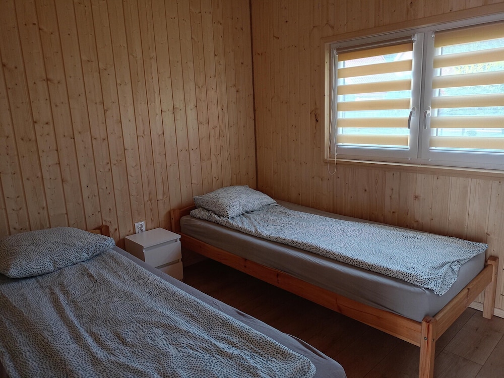 2 Bedroom Holiday Home With air Conditioning