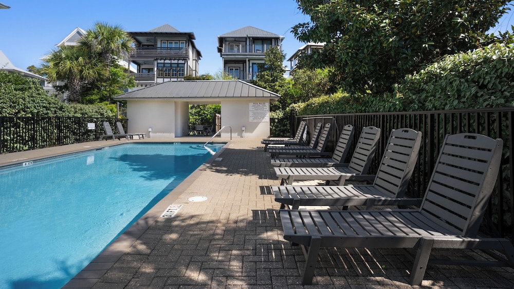 5BR Sleeps 14 in Seagrove Beach, Golf Cart, 6 Bikes, Pool + Free Attractions!