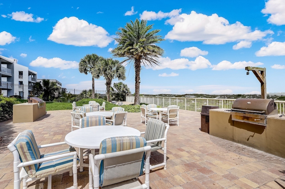 663 Amelia By The Sea 2 Bedroom Condo
