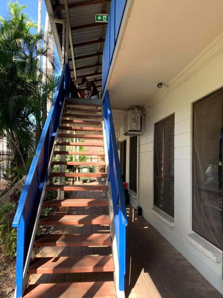Frogshollow Backpackers
