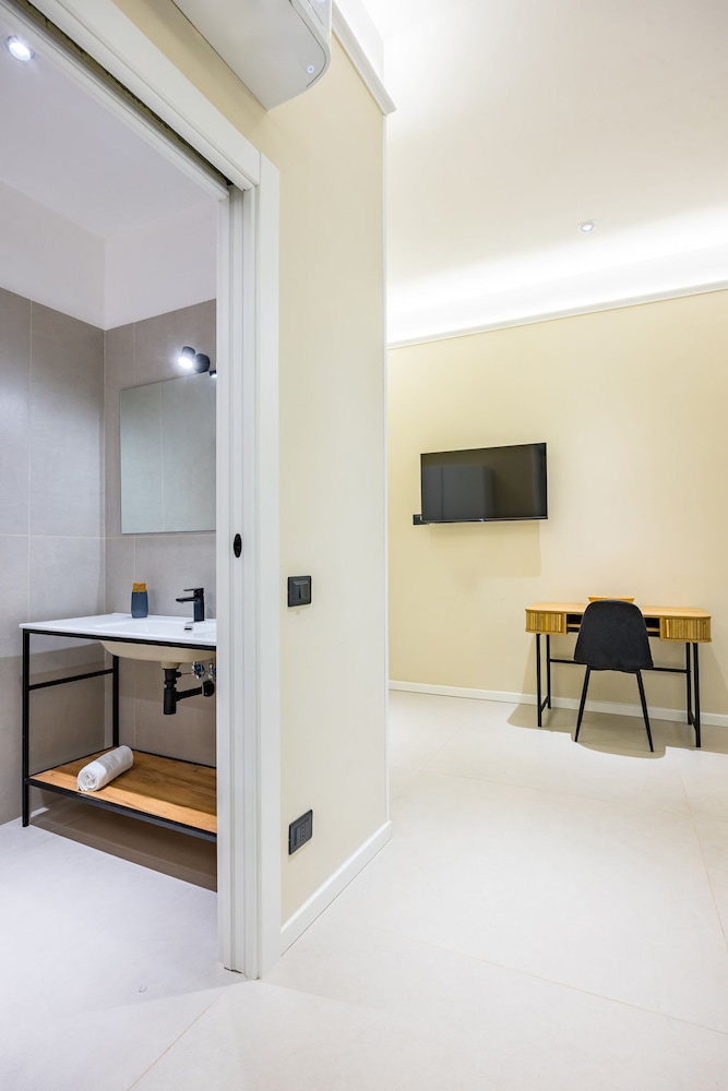 Modern Family Spacious Apartment Near Toledo