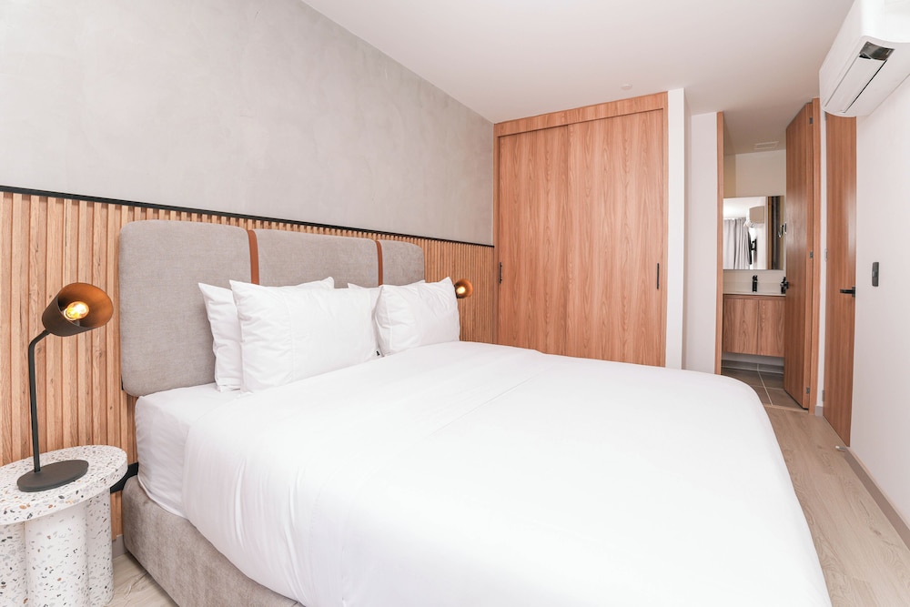 Metropolitan Living by HOUSY