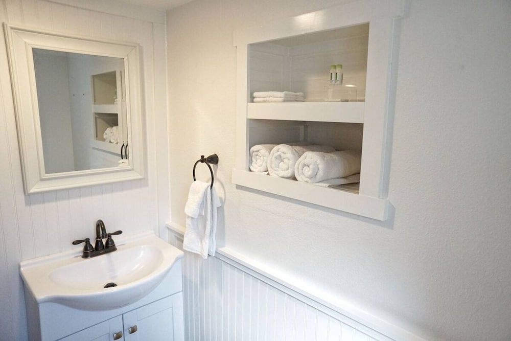 Fox Den Suite in Shaver Lake