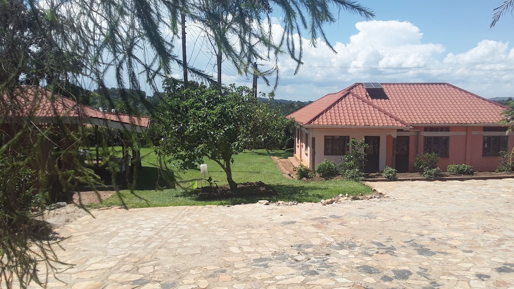 Nakoosi Eco Lodge & Backpackers