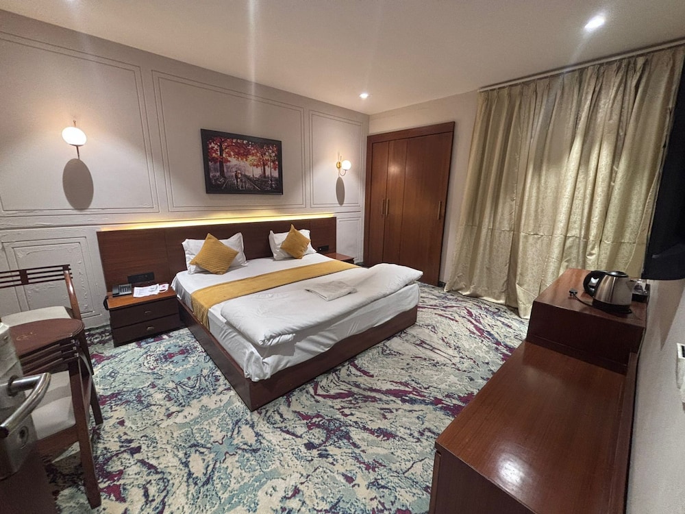 Siya Residency