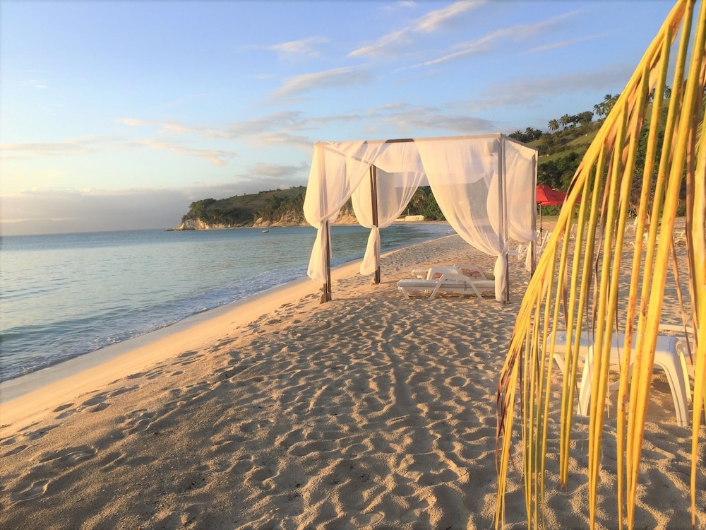 Abaka Bay Resort
