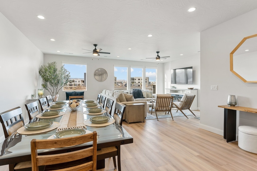 Oasis Retreat 5 Bedroom Townhouse