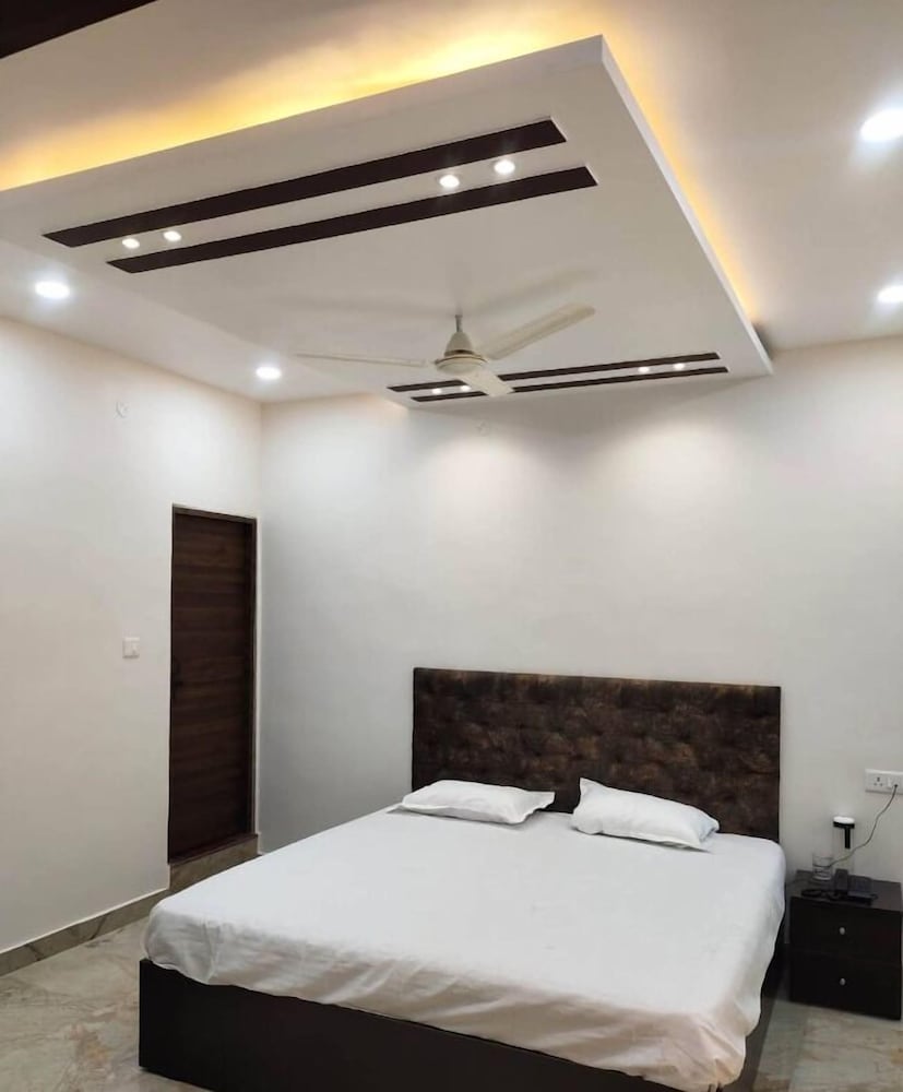 Hotel Indra Jaunpur