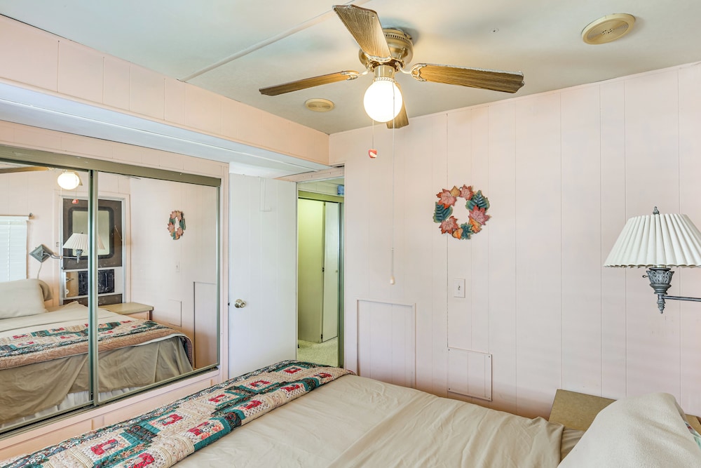 Swim, Fish & Play: Pet-friendly Gem in Fort Myers