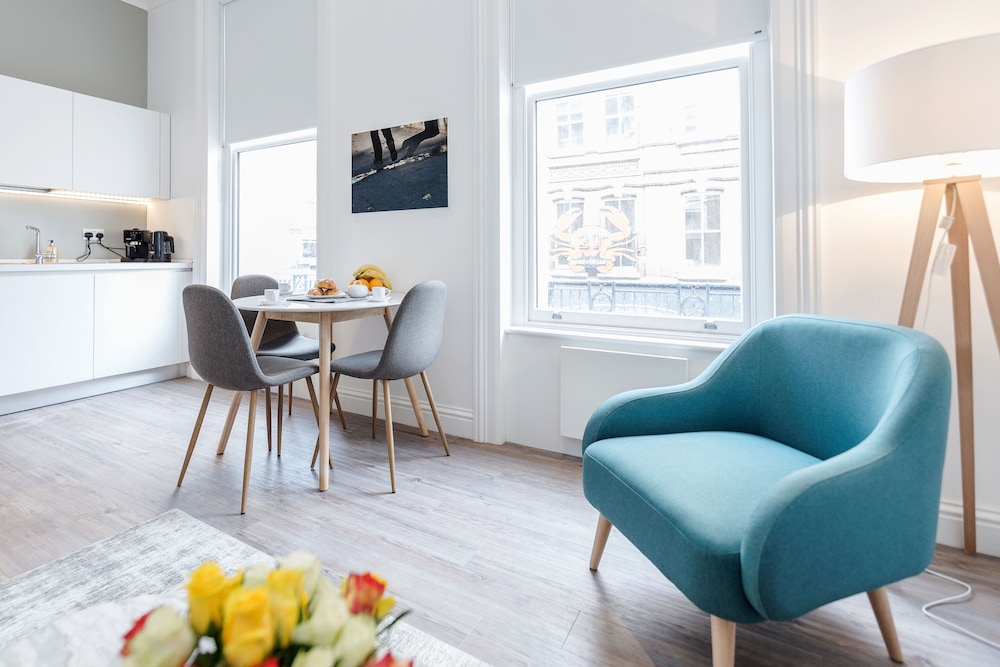 Soho Apartments by BaseToGo