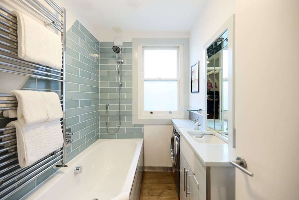 The Kensal Green Hideout - Classy 2bdr Apartment