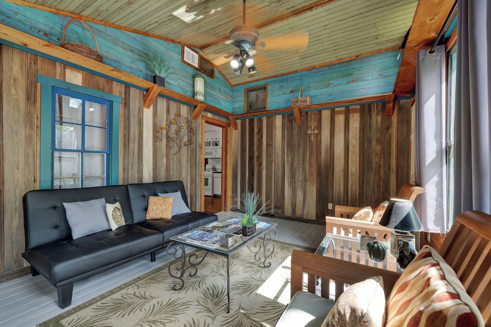 Nandina Cottage Hot-tub Four Minutes to Marktplatz!