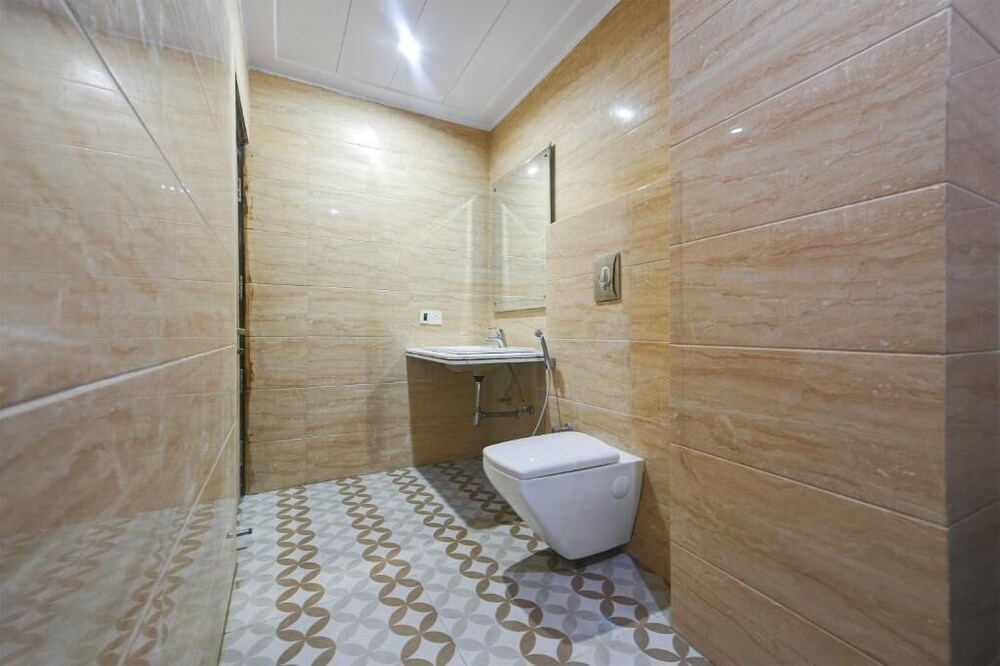 Hotel Geet Deluxe