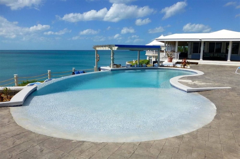 Neptune Cove 5 Bedroom Home