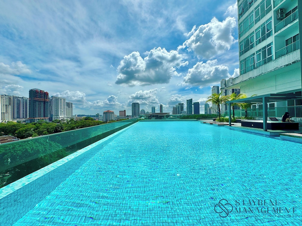 Paragon Suites CIQ By Stayrene