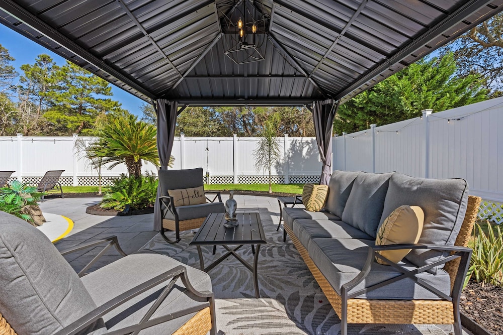 Stylish Panama City Home w/ Pool, Tiki Bar, & Walkable Beach Access