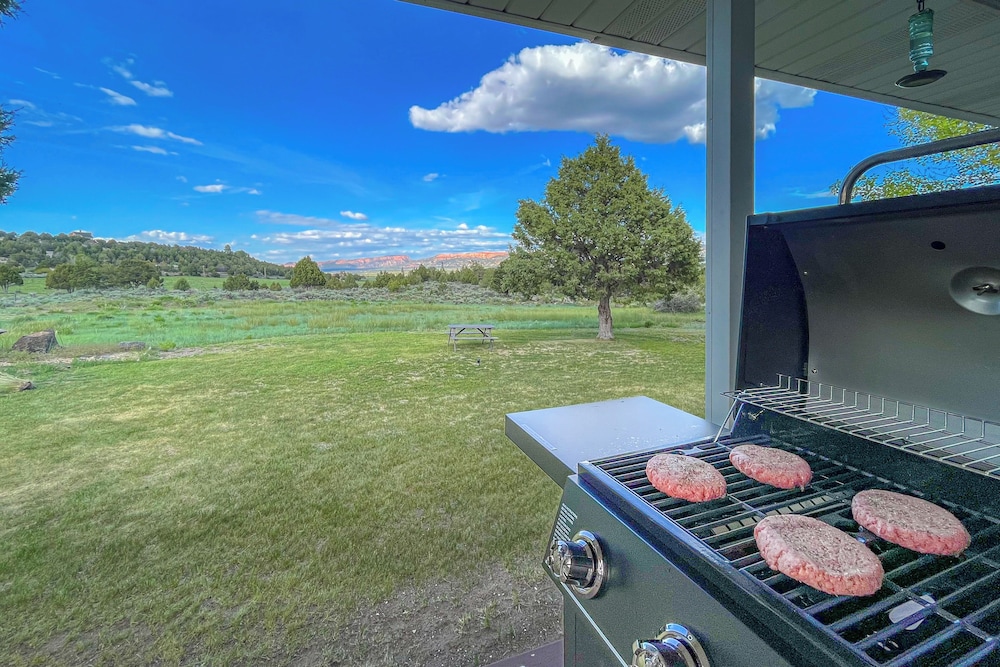 Fish Hatchery Ranch w/ Furnished Patio