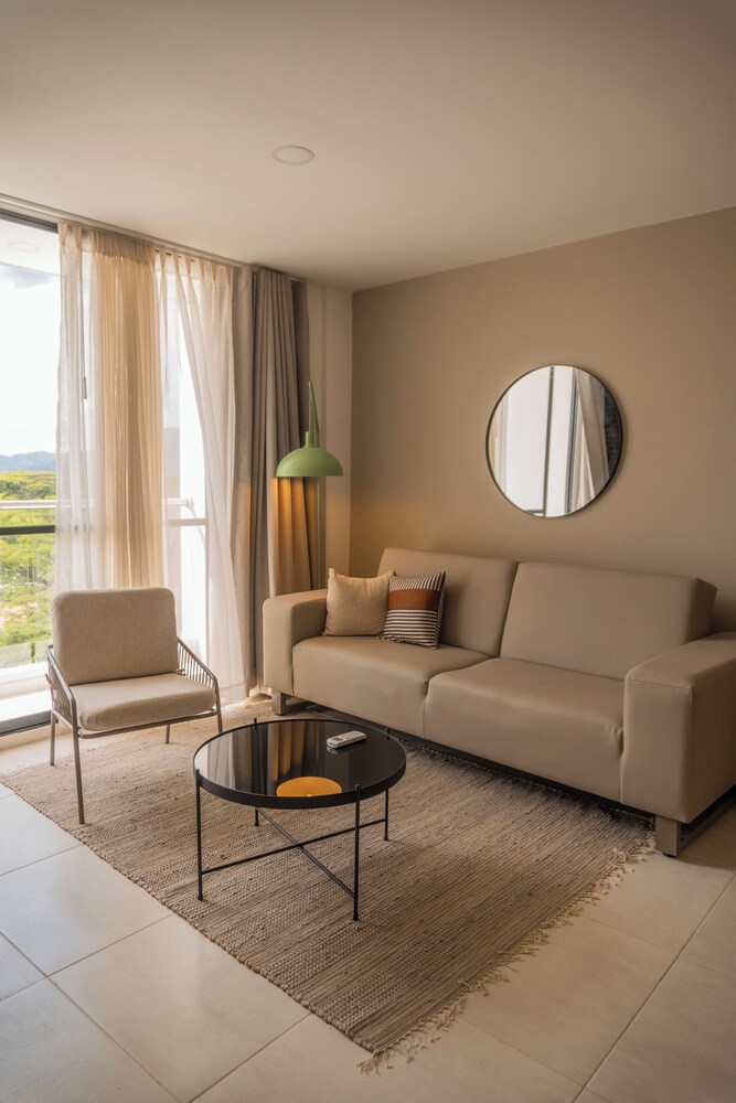 Apartasuites Cerritos Mall