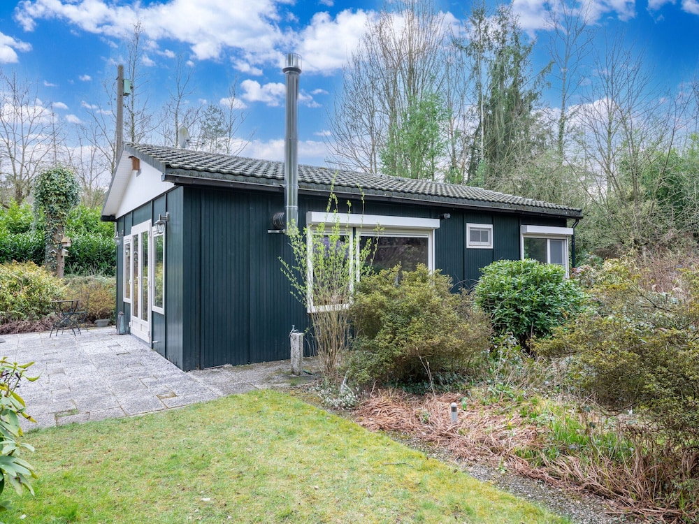 Arendonk Pondside Chalet