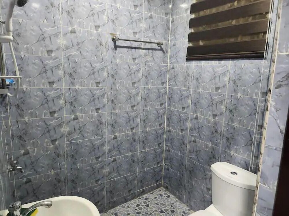 Beautiful Cozy 2 Bed Near Highway, photo 19