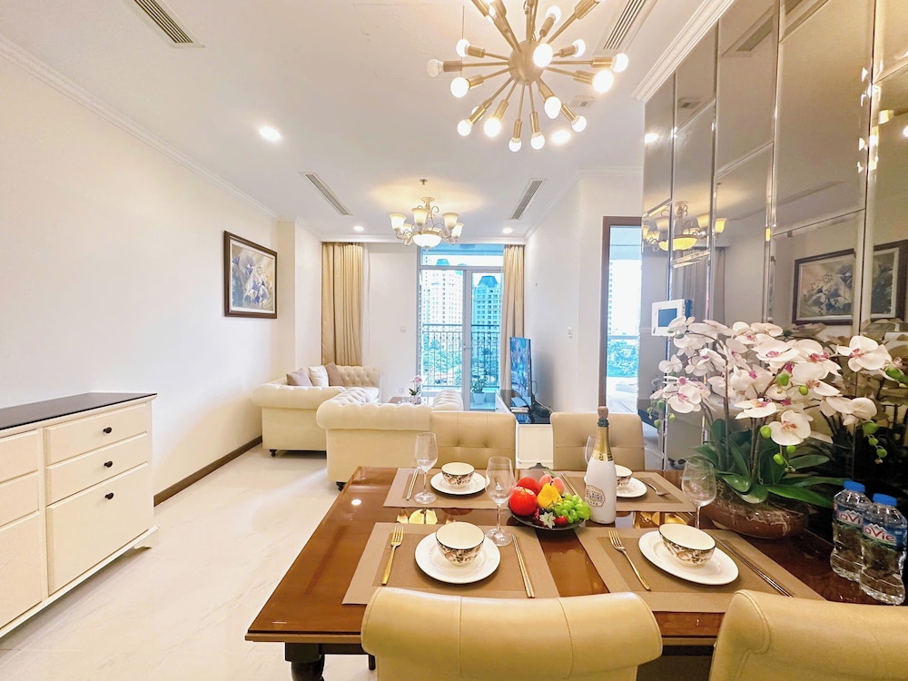 Nice Luxury Apartments Vinhome Central