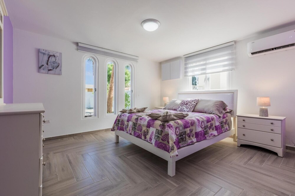 NEW Modern Stylish 6BR 6BA Villa Near Palmbeach