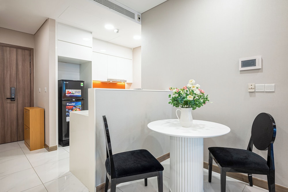 SUNWAH PEARL Premier Residence