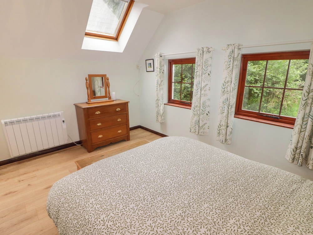 2 Cheriton Cottages