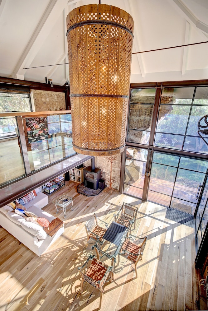 Old Chaff Mill Retreat - - luxury vineyard accommodation