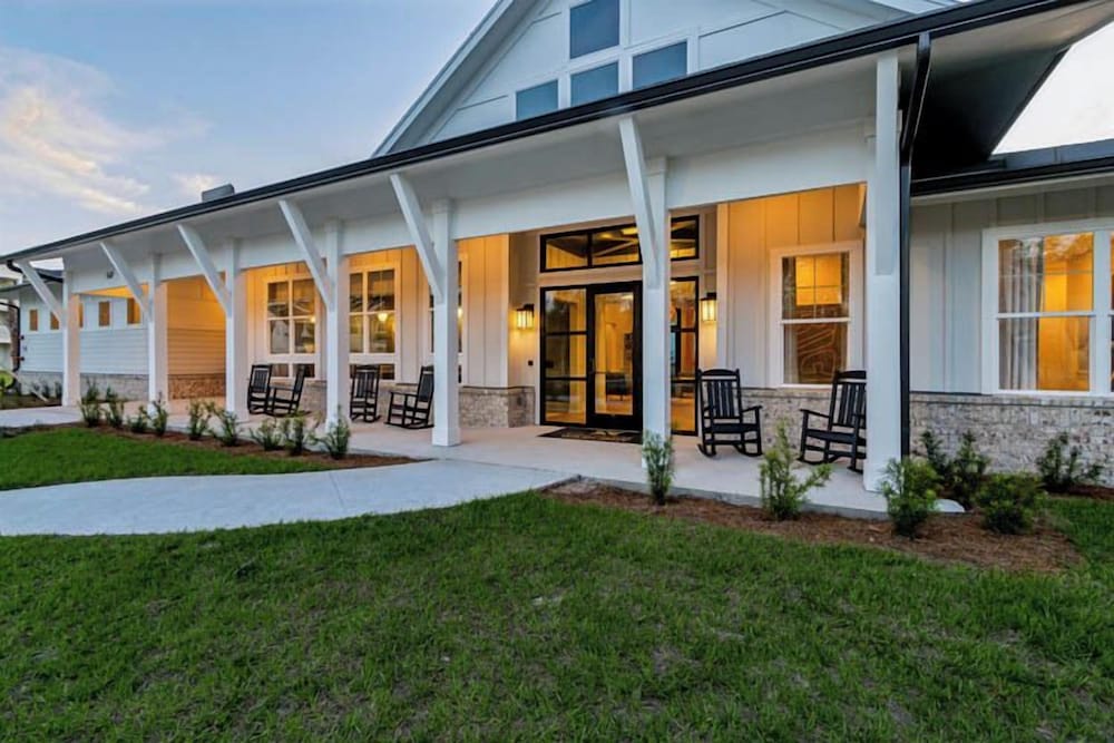 Luxurious Apartments - Pool Gym Bikes