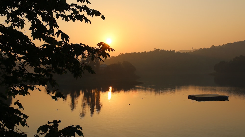 Phong Nha Lake House