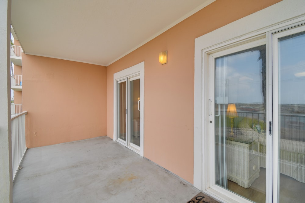 Gulf Shores Condo: Beach-view Patio, Walk to Shore view 5