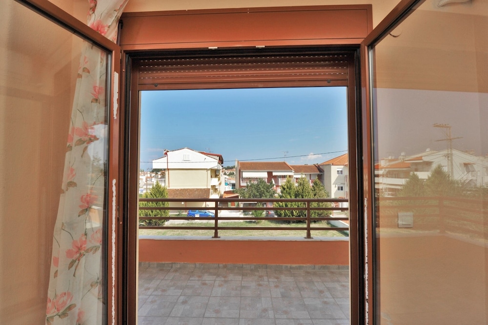Marina Maisonette by Rentalspro