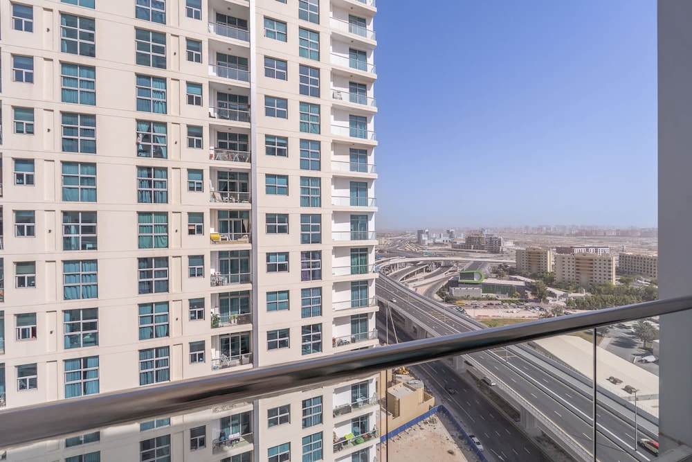 Gorgeous 1 Bedroom in DEC Tower With Marina Views