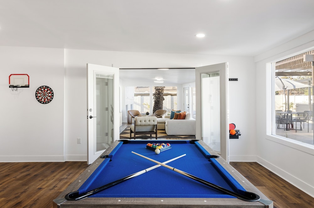 Sunburst Estate - Pool - Hot Tub - Tons of Games!