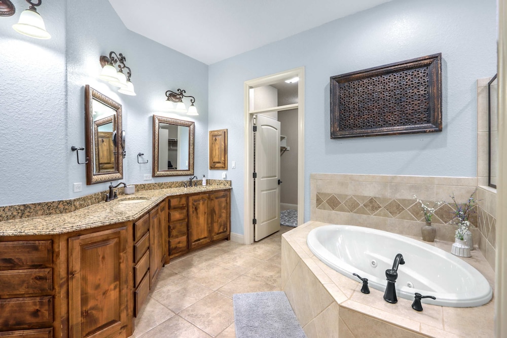 The Haven Texas-sized Getaway for 12!