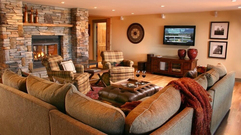 The Mountain Top Inn & Resort