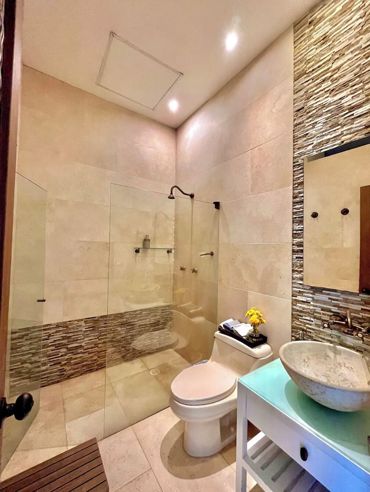 by Calamari Homes - Edificio Centenario