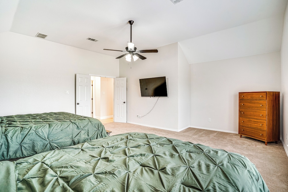 2 Mi to Old Town: Spacious Burleson Vacation Home