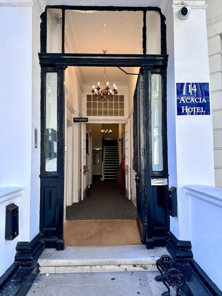 Acacia Hotel