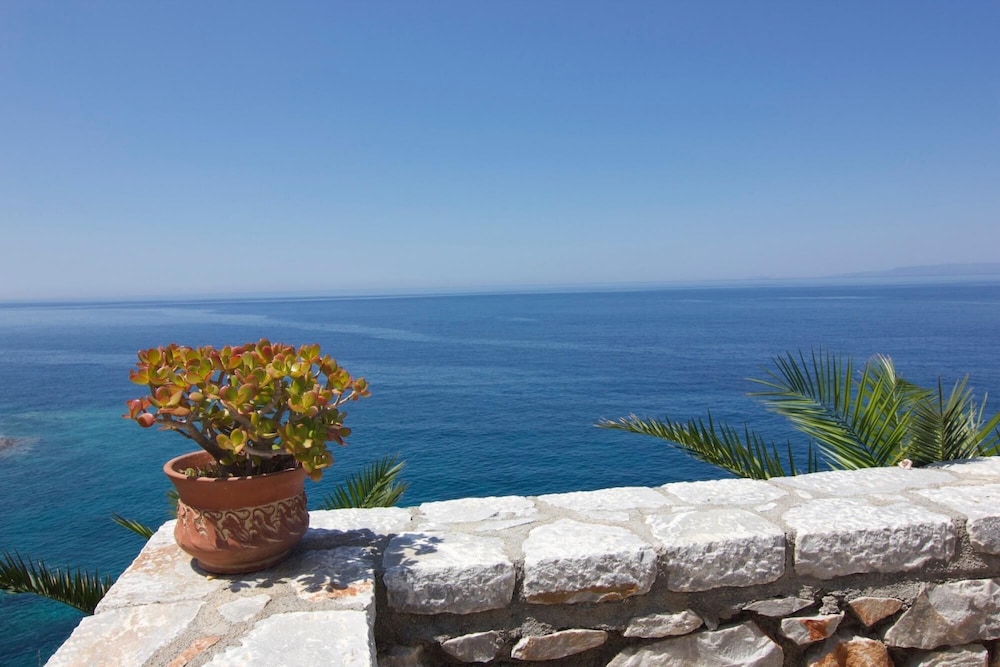 Two Bedroom Apartment No 3 view 4
