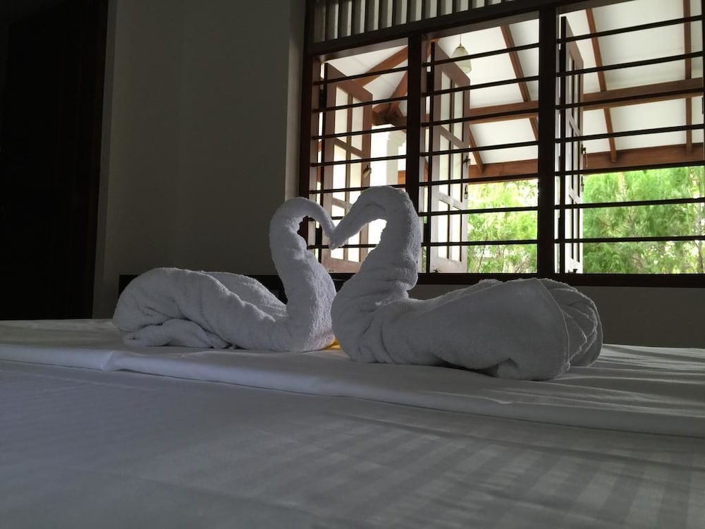 Waves Guest House & Turtle Restaurant